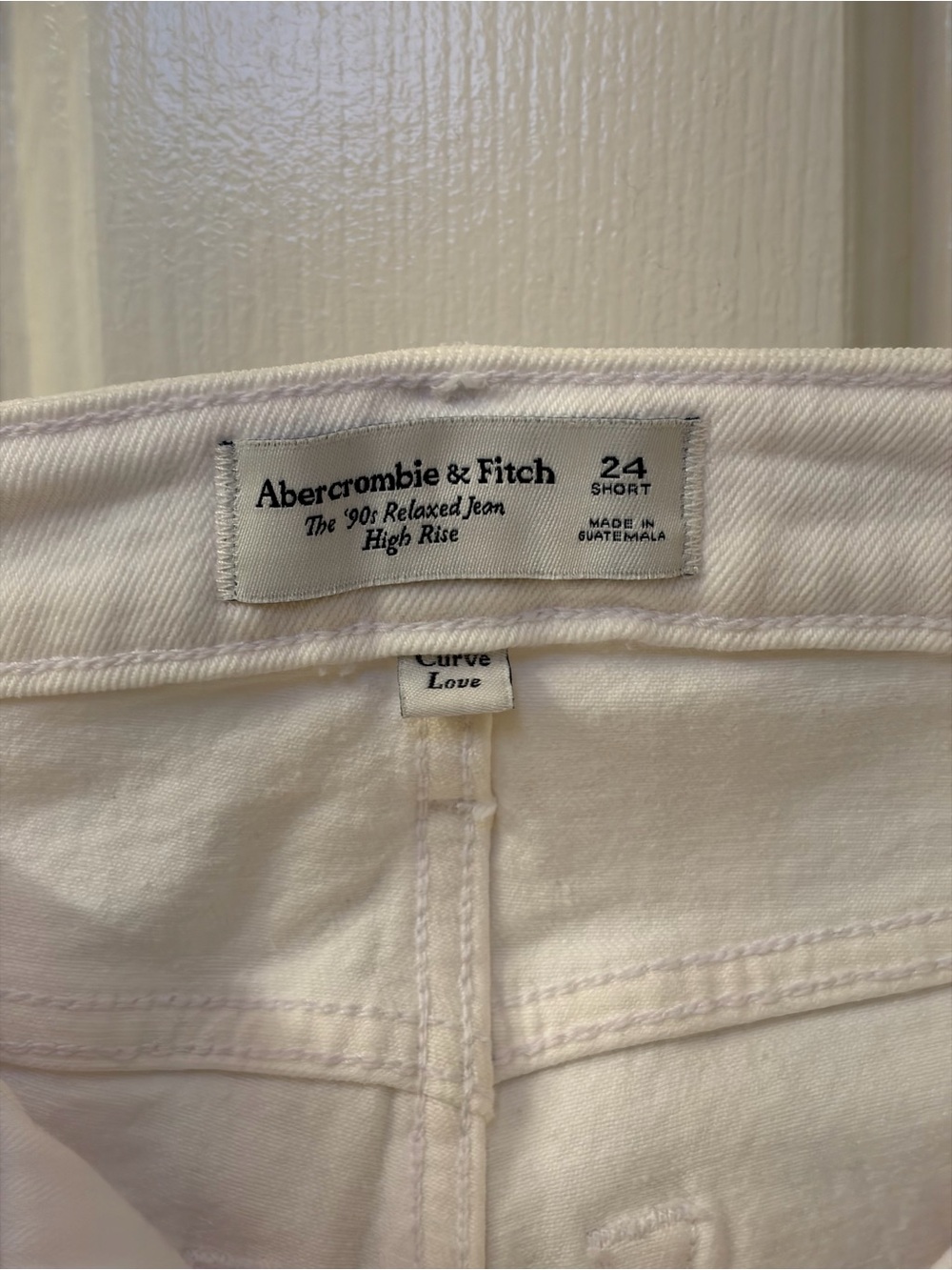 Abercrombie & Fitch Curve Love High Rise 90s relaxed White Jeans 24S - Picture 2 of 2